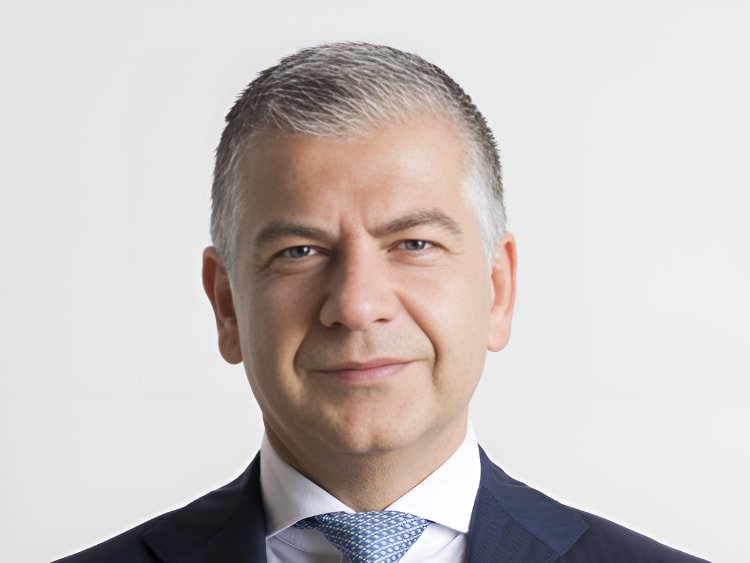 Schinaia Cosmo Fidelity International